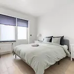 Sunny Apartment 500M From The Beach Oostend